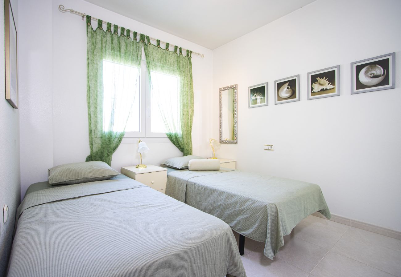 Bungalow en Orihuela Costa - ID4