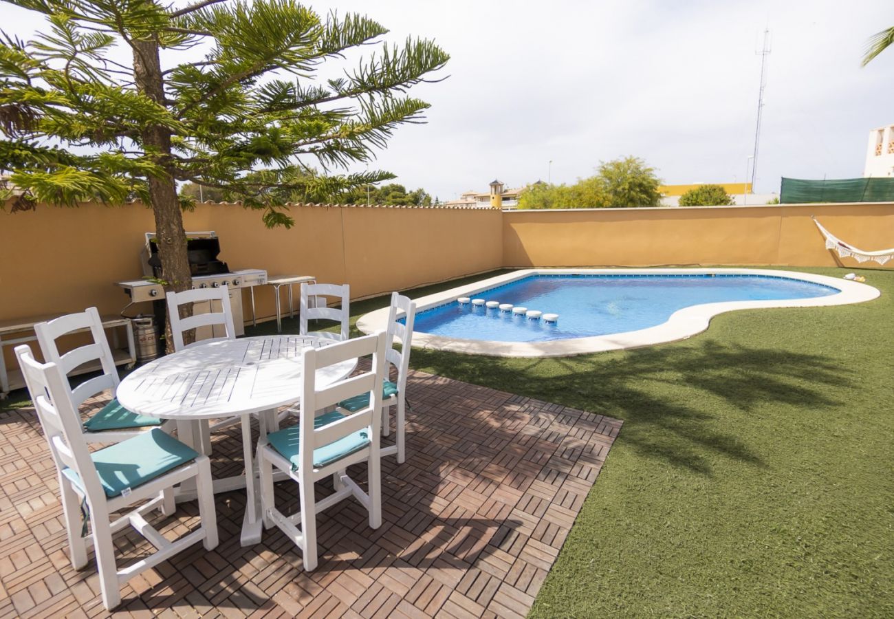 Villa en La Zenia - ID77