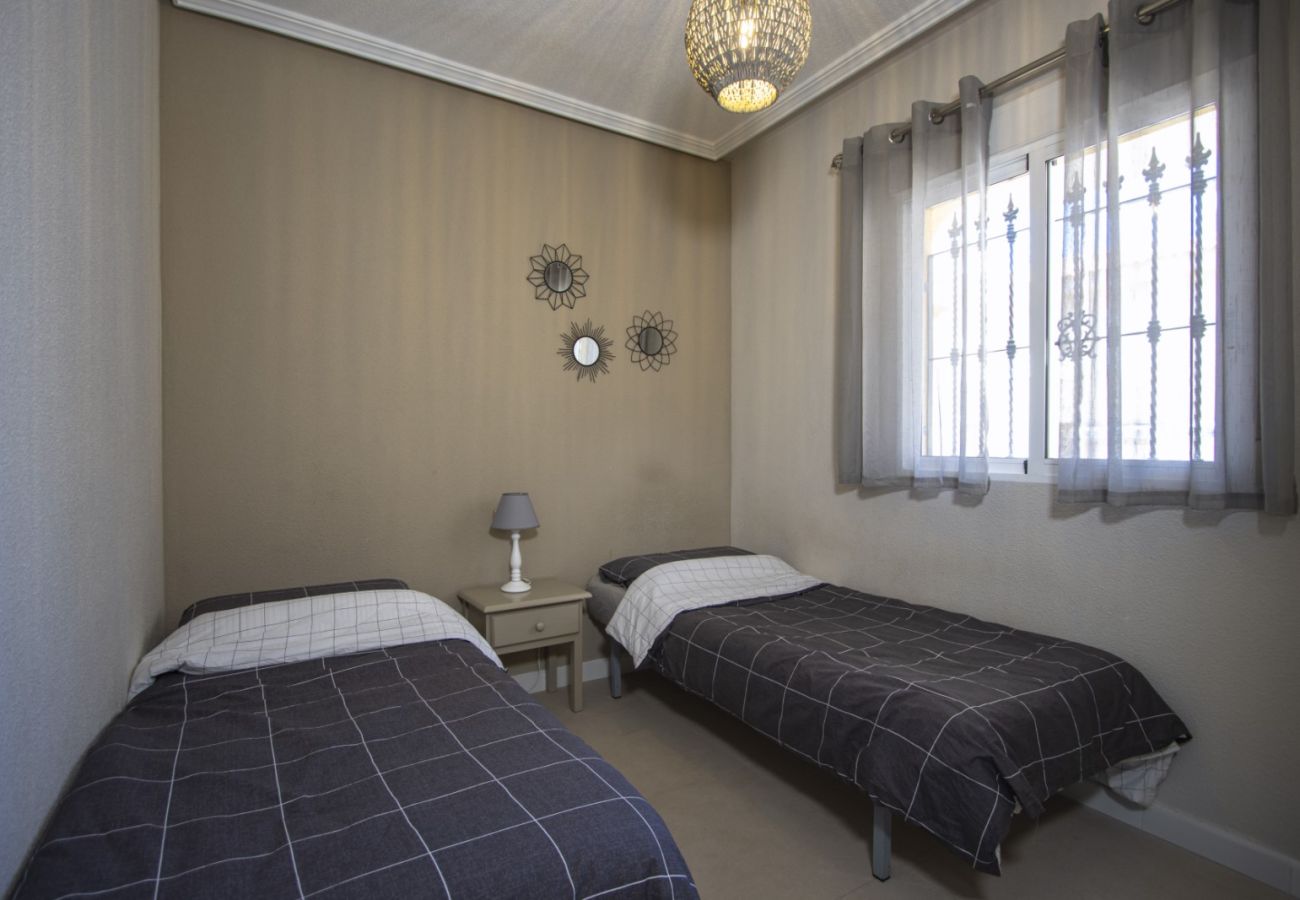 Bungalow in Orihuela Costa - ID191