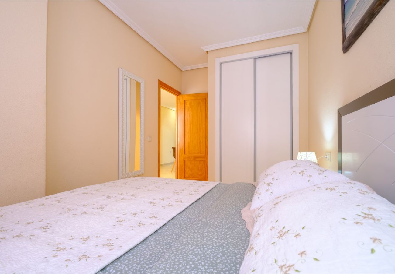 Апартаменты на Торревьеха / Torrevieja - ID103