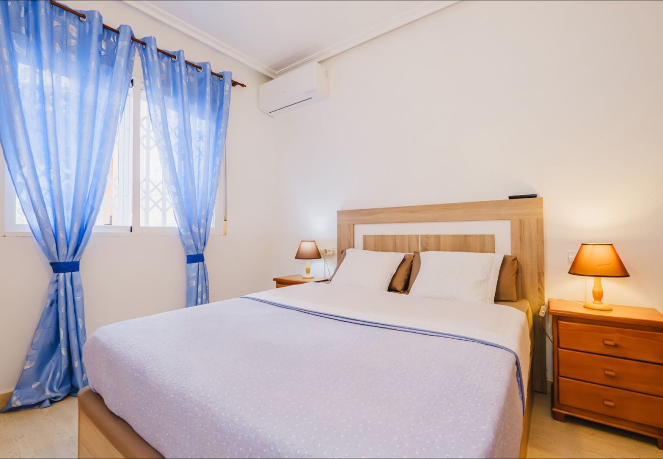 Апартаменты на Торревьеха / Torrevieja - ID138