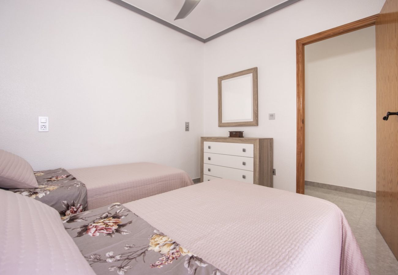 Апартаменты на Торревьеха / Torrevieja - ID129