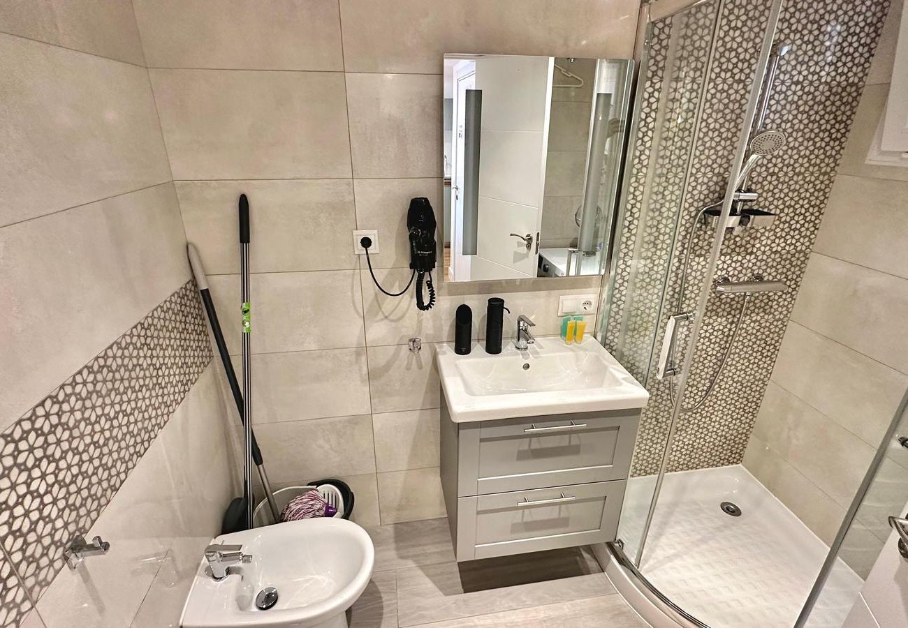 Апартаменты на Бенидорм / Benidorm - BL PISO 2 HABITACION  TROPIC MAR