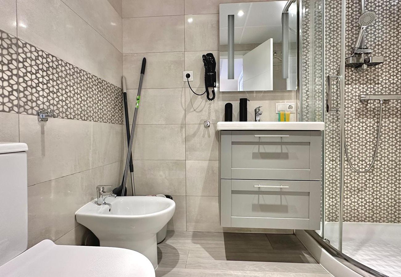 Апартаменты на Бенидорм / Benidorm - BL PISO 2 HABITACION  TROPIC MAR