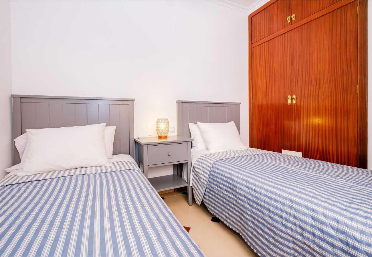 Апартаменты на Торревьеха / Torrevieja - ID185