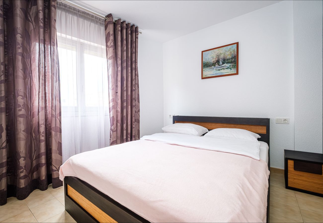 Апартаменты на Торревьеха / Torrevieja - ID23