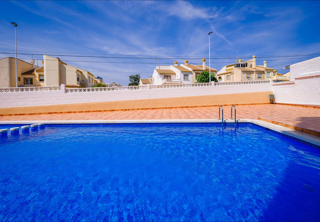 Апартаменты на Торревьеха / Torrevieja - ID164