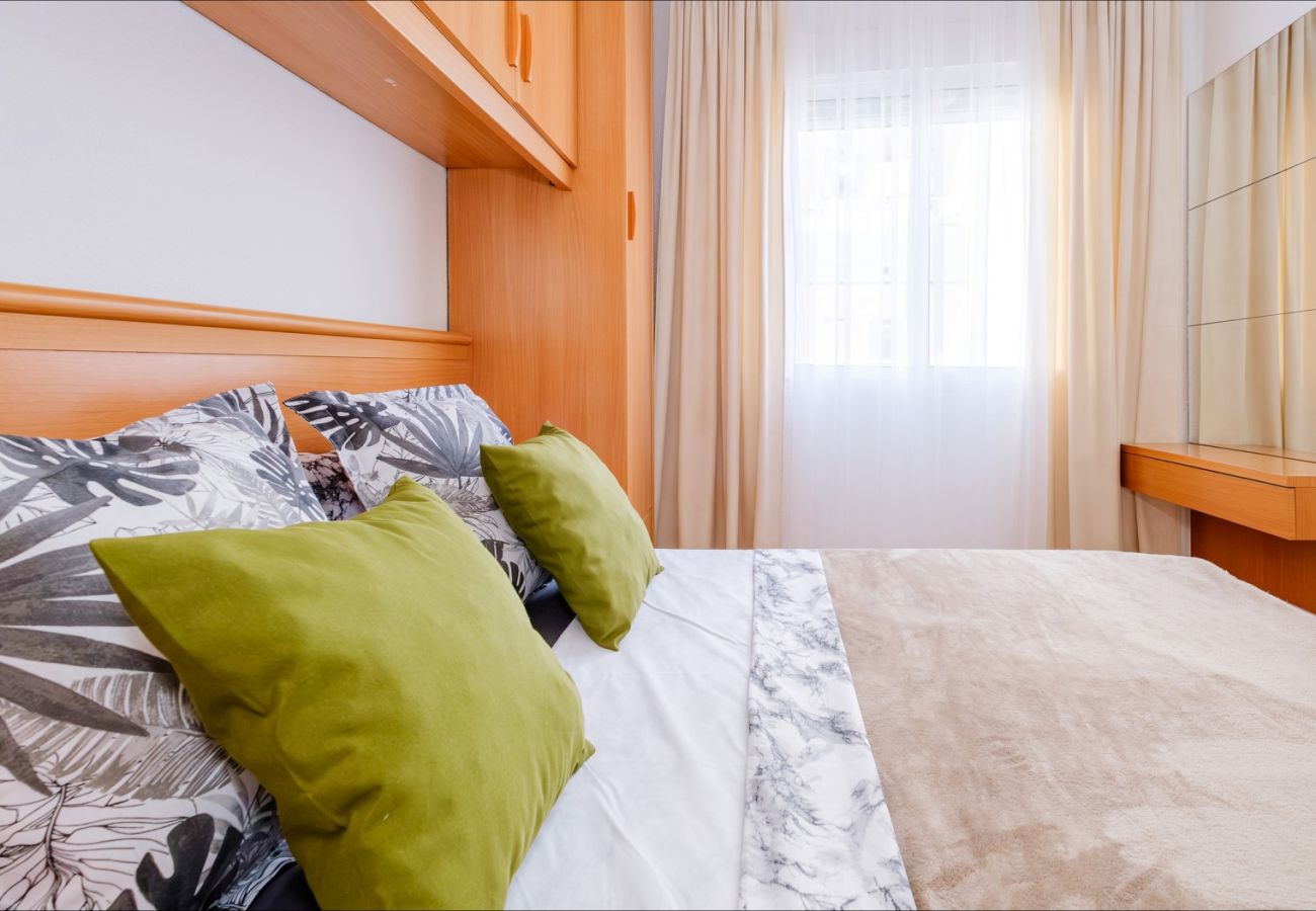 Апартаменты на Торревьеха / Torrevieja - ID182