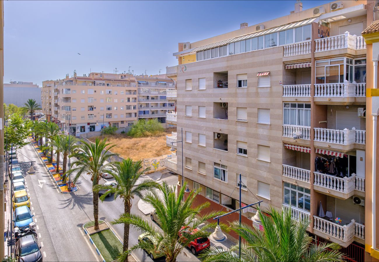 Апартаменты на Торревьеха / Torrevieja - ID153